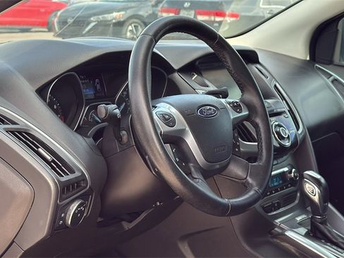 Used 2013 Ford Focus Titanium w/ Titanium Handling Pkg image 11