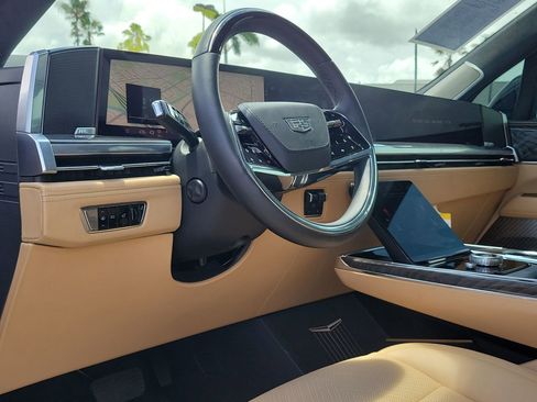 Used 2025 Cadillac Escalade IQ Luxury 2 AWD/4WD image 24