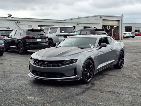 Used 2019 Chevrolet Camaro LT w/ 1LE Track Performance Package RWD image 2