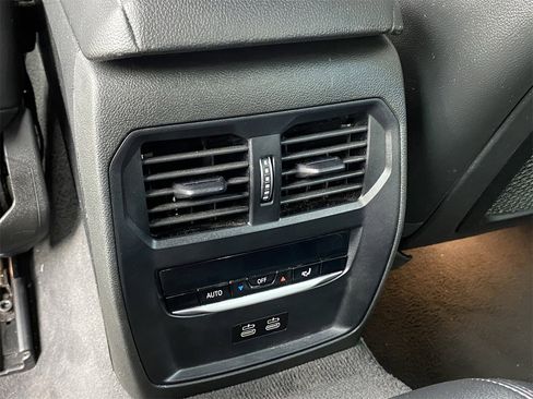 Used 2022 BMW 430i xDrive Convertible w/ Convenience Package image 11