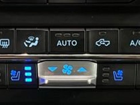 Used 2023 Ford F350 Platinum AWD/4WD image 38