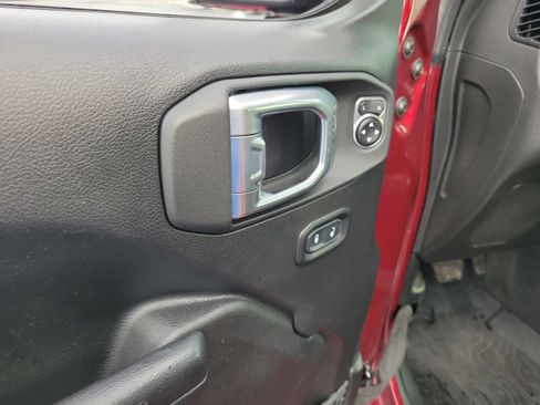 Used 2021 Jeep Gladiator Willys image 18