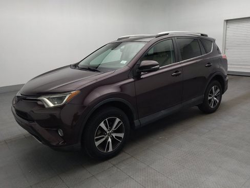 Used 2018 Toyota RAV4 XLE FWD image 2