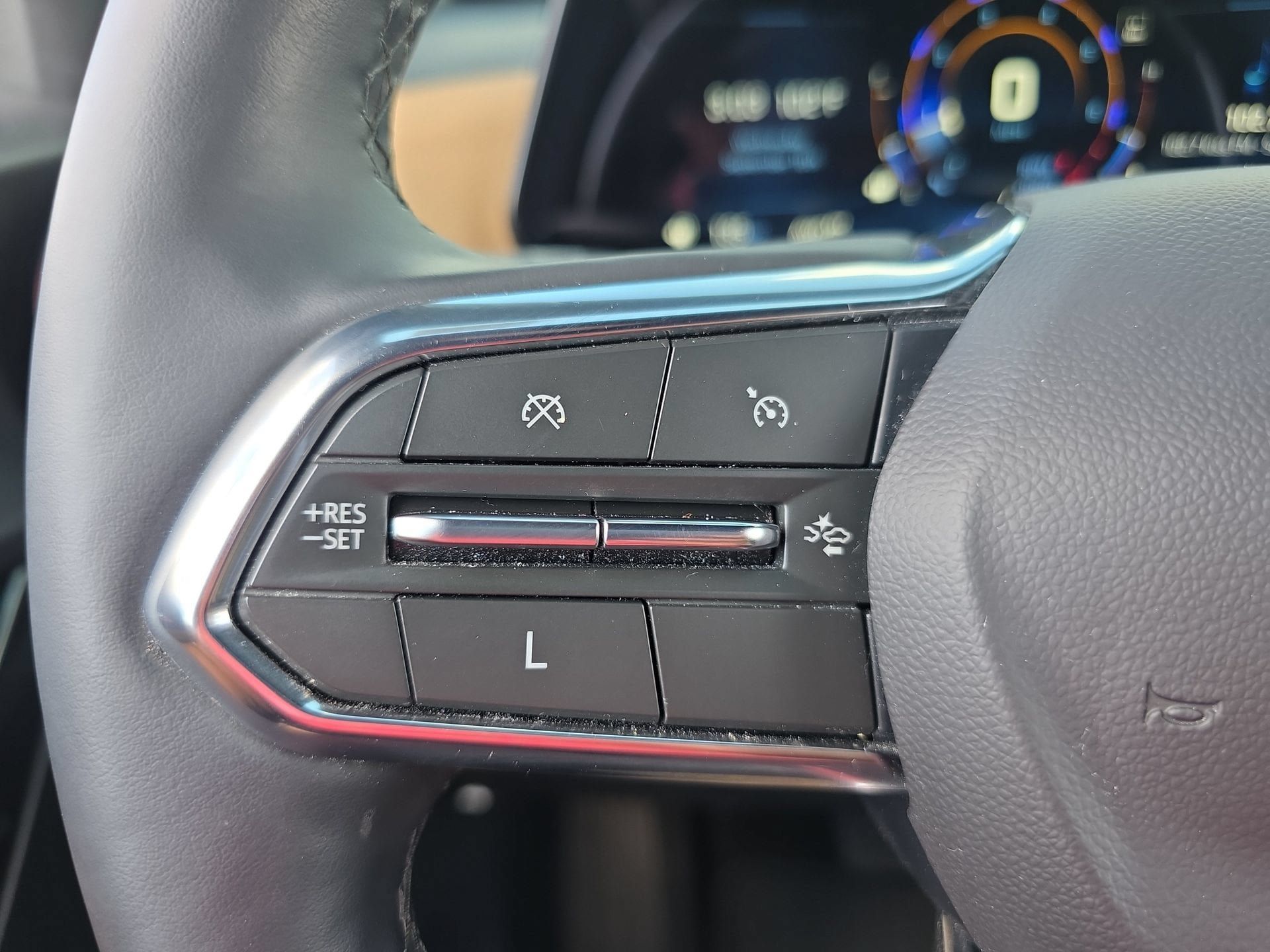 Used 2025 Chevrolet Equinox ACTIV w/ Safety and Technology Package AWD/4WD image 19