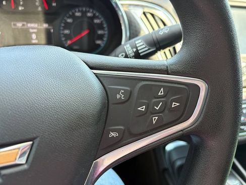 Used 2018 Chevrolet Malibu LT FWD image 23