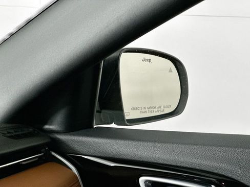 Certified 2024 Jeep Compass Limited image 27