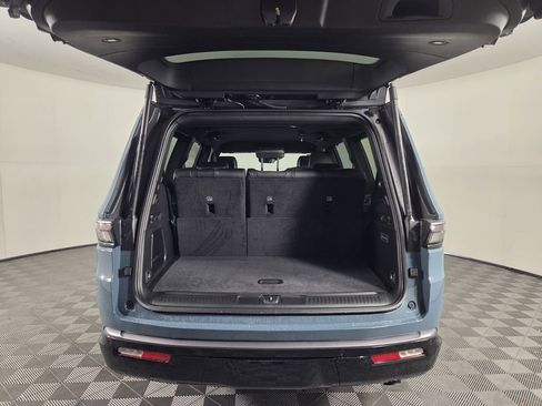 New 2026 Jeep Grand Wagoneer Limited AWD/4WD image 18