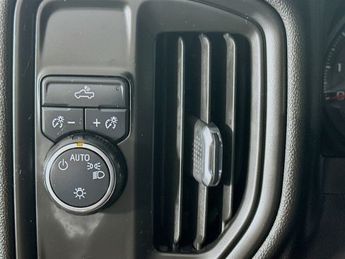 Used 2020 Chevrolet Silverado 1500 Custom w/ Custom Value Package image 16