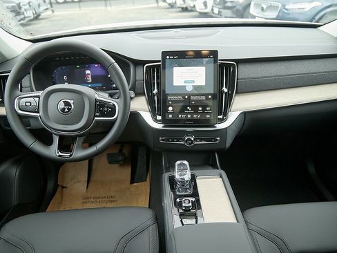 New 2025 Volvo XC90 B6 Plus w/ Protection Package Premier image 23