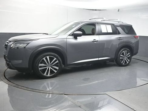 Used 2023 Nissan Pathfinder Platinum AWD/4WD image 4