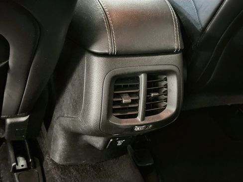 Used 2018 Jeep Cherokee Limited AWD/4WD image 27