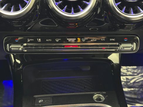 Used 2019 Mercedes-Benz A 220 w/ AMG Line image 30