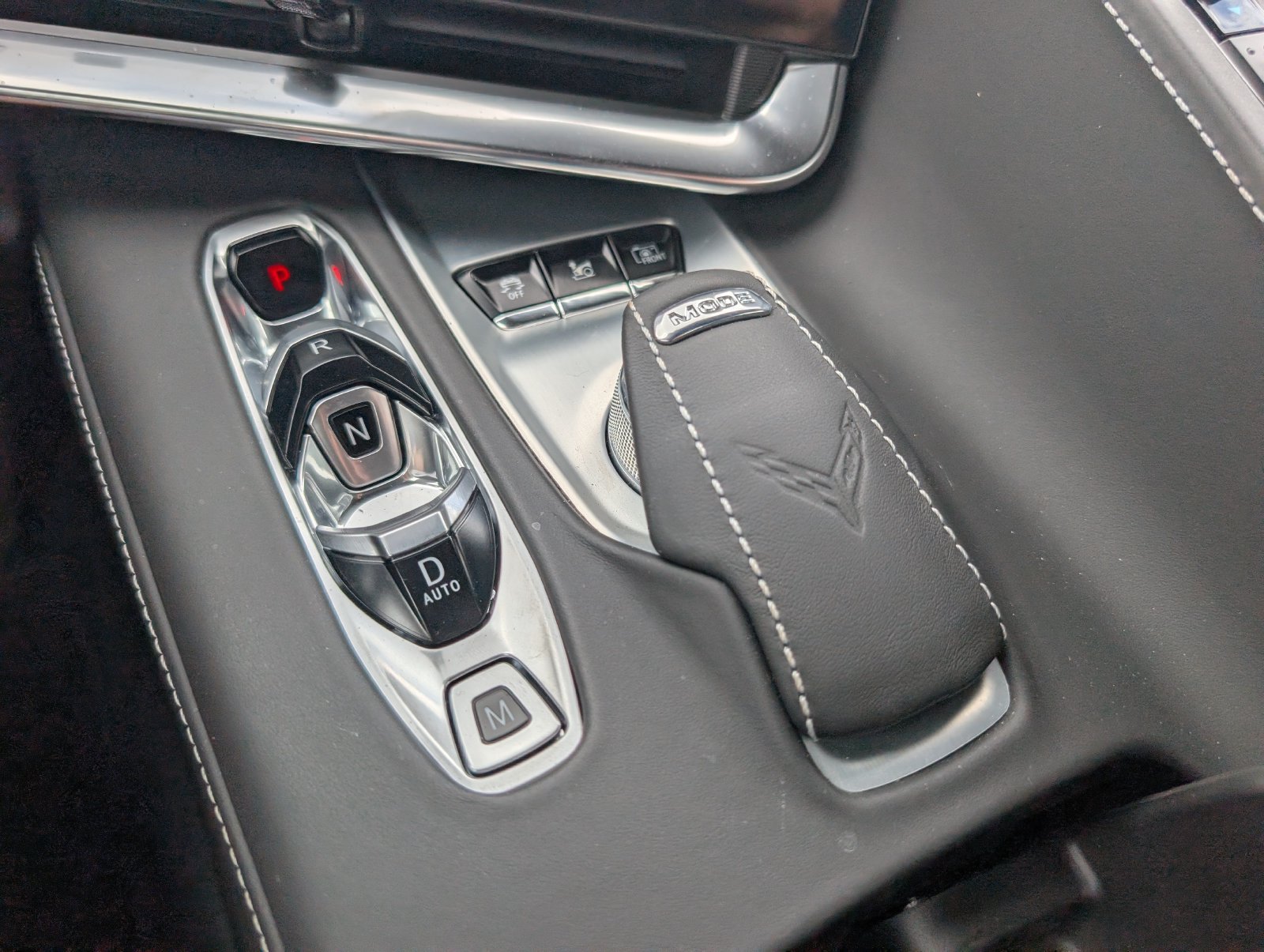 Used 2022 Chevrolet Corvette Stingray Premium Conv w/ Z51 Performance Package RWD image 15