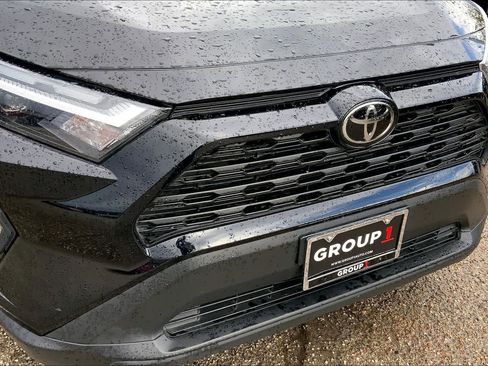 Used 2025 Toyota RAV4 XLE Premium image 30