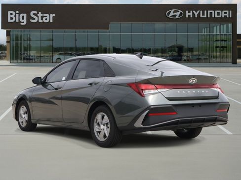 Certified 2026 Hyundai Elantra SE FWD image 3