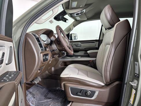 New 2026 RAM 1500 Laramie AWD/4WD image 7