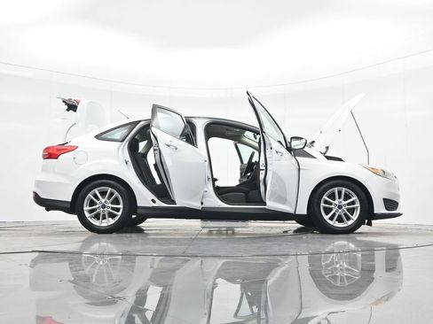 Used 2016 Ford Focus SE image 46