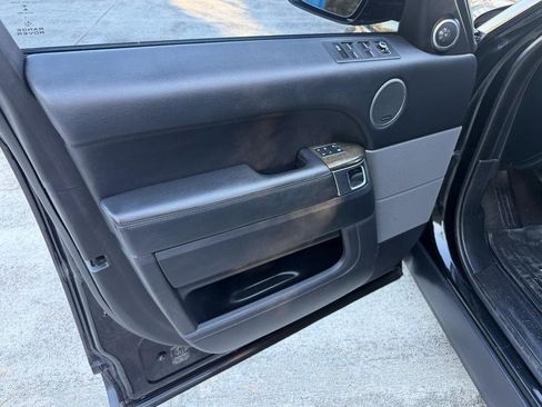 Used 2016 Land Rover Range Rover Sport SE image 19