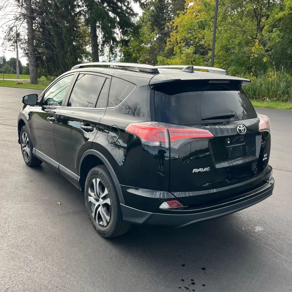 Used 2018 Toyota RAV4 LE w/ All Weather Liner Package AWD/4WD image 7