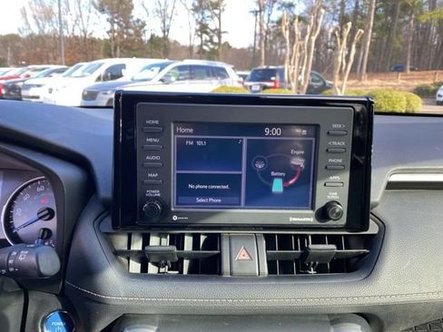 Used 2022 Toyota RAV4 XLE image 29