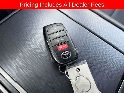 Used 2024 Toyota Tundra Platinum AWD/4WD image 32