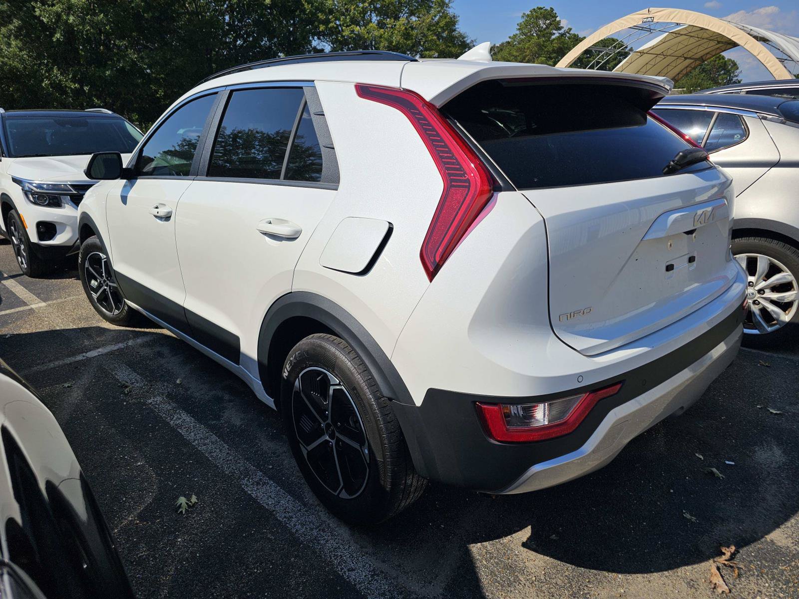 Used 2023 Kia Niro EX FWD image 14