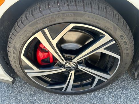Used 2024 Volkswagen GTI SE w/ SE Leather Seats Package FWD image 27