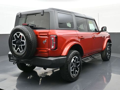 Used 2023 Ford Bronco Outer Banks AWD/4WD image 3