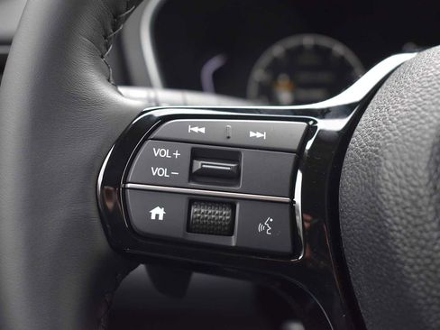 New 2025 Honda Pilot Touring image 16