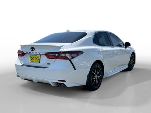 Used 2024 Toyota Camry SE w/ Audio Upgrade Package FWD image 5