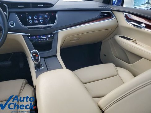 Used 2019 Cadillac XT5 Luxury FWD image 16