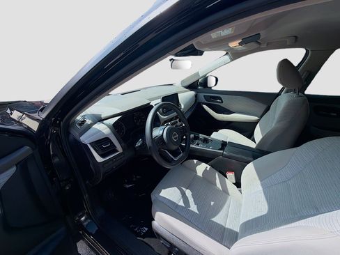 Used 2023 Nissan Rogue SV FWD image 9