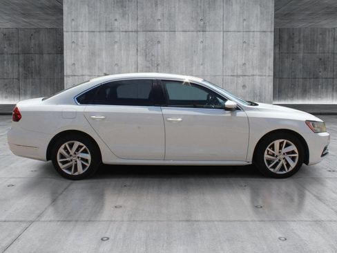 Used 2018 Volkswagen Passat 2.0T SE FWD image 8