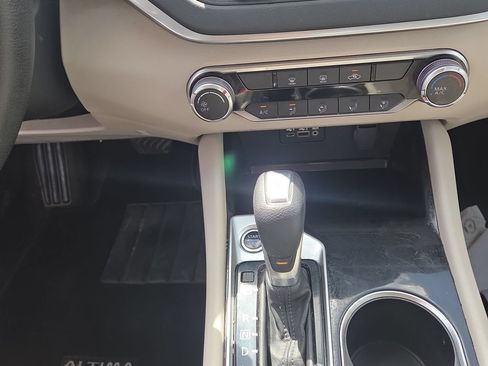 Used 2021 Nissan Altima 2.5 SV FWD image 16