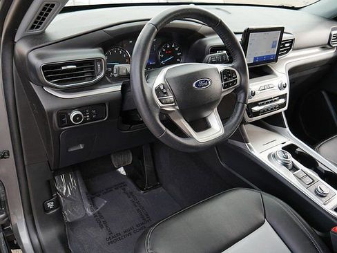 Used 2023 Ford Explorer XLT w/ Equipment Group 202A image 11