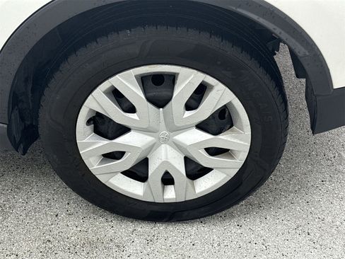 Used 2021 Toyota C-HR LE image 44