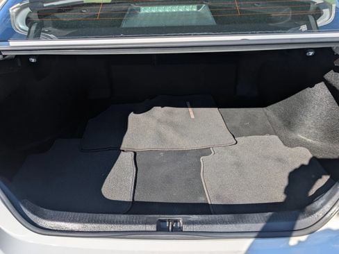 Used 2018 Toyota Camry LE FWD image 8