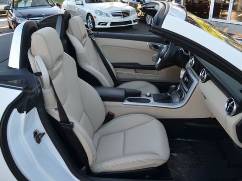 Used 2015 Mercedes-Benz SLK 250 image 48