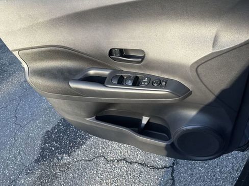 New 2025 Nissan Kicks Play S image 27