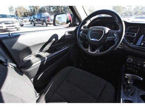 Used 2022 Dodge Durango SXT image 11