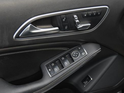 Used 2020 Mercedes-Benz GLA 250 4MATIC image 12