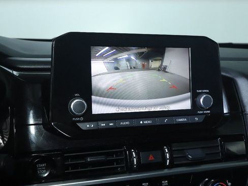 Used 2025 Nissan Pathfinder SV FWD image 30