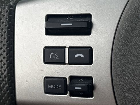 Used 2020 Nissan Frontier SV image 25