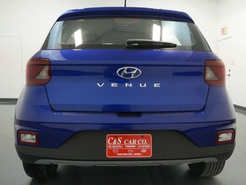 New 2025 Hyundai Venue Limited image 7