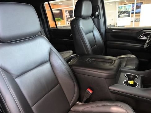 Used 2021 Chevrolet Suburban LT w/ Luxury Package AWD/4WD image 8