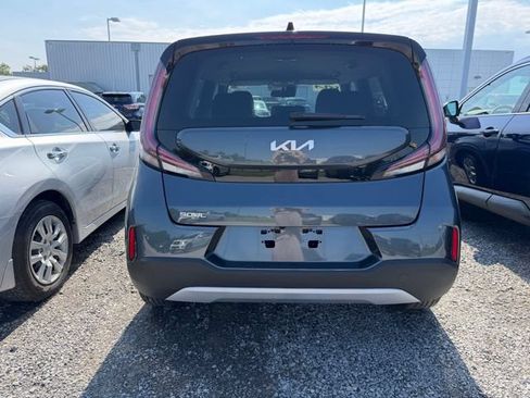 Used 2025 Kia Soul LX FWD image 32