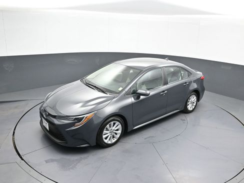 Certified 2023 Toyota Corolla LE image 33