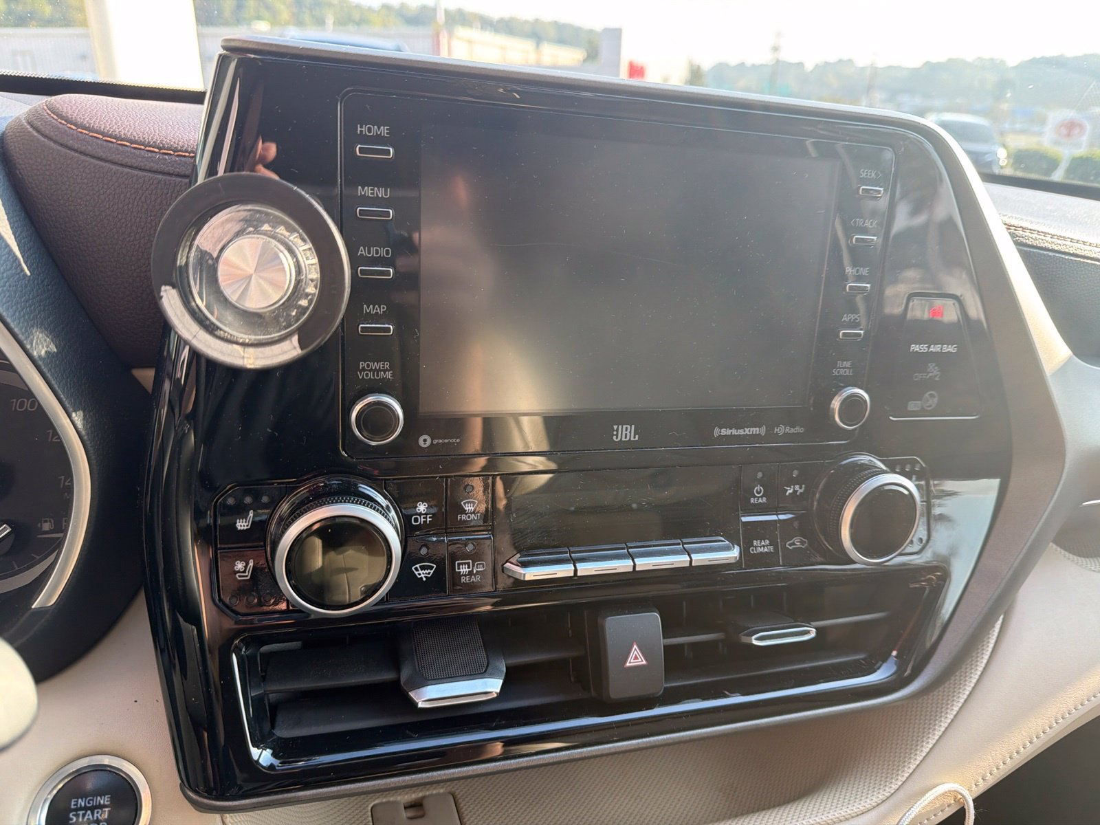 Used 2020 Toyota Highlander Limited AWD/4WD image 20