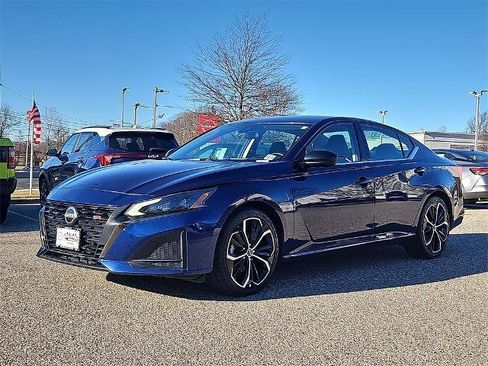 Certified 2023 Nissan Altima 2.5 SR image 4