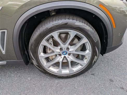 Used 2022 BMW X5 xDrive45e image 12